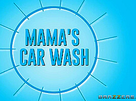 Diamond Foxxx – Mama’s Car Wash